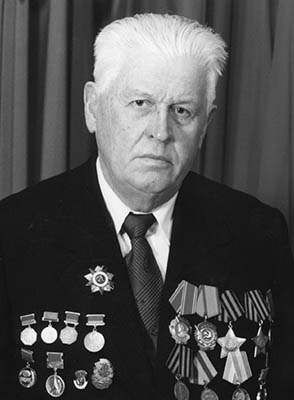 Чорнобровий