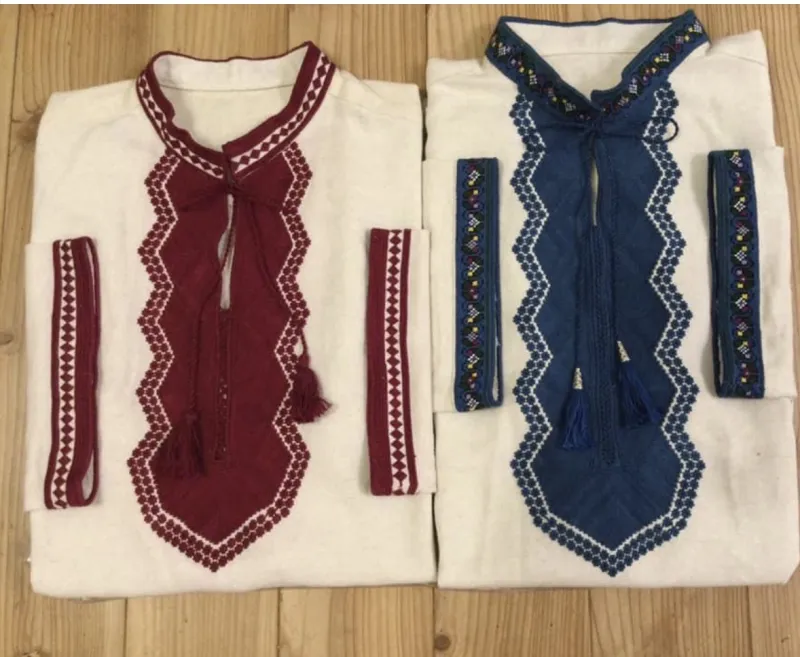 Н. Мороз. Сорочки для батька та сина «Заліщицькі». 2023. Бавовняне полотно, хрестик, перловий шов, лиштва