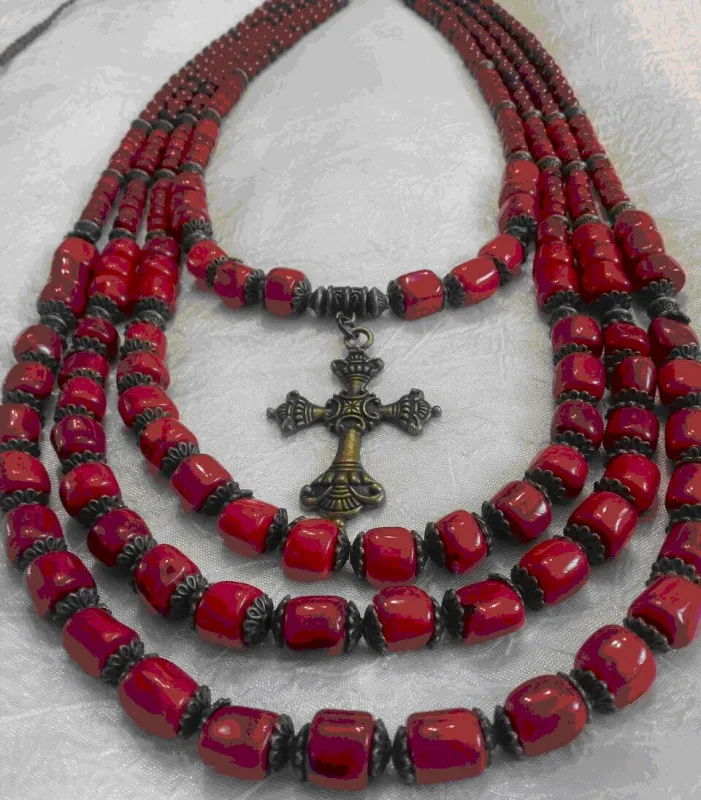 Г. Михальська. Намисто «Спадок». 2020. Коралові намистини