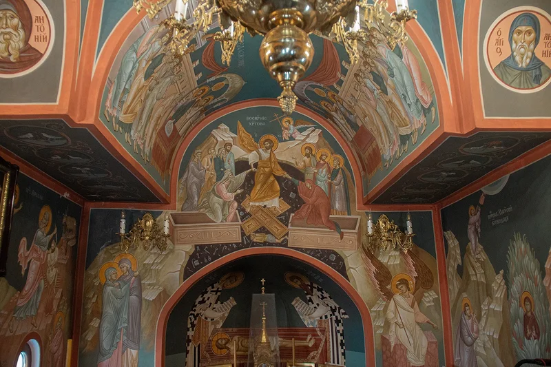 Ю. Мисько. Розпис у церкві Воскресіння Христового у Новоафонському монастирі у Львові. 2017—18 (співавт.). Акрил
